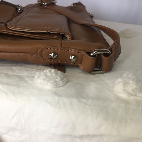 GIANI BERNINI caramel brown genuine buttery soft leather handbag. Adjust straps. - Picture 15 of 16